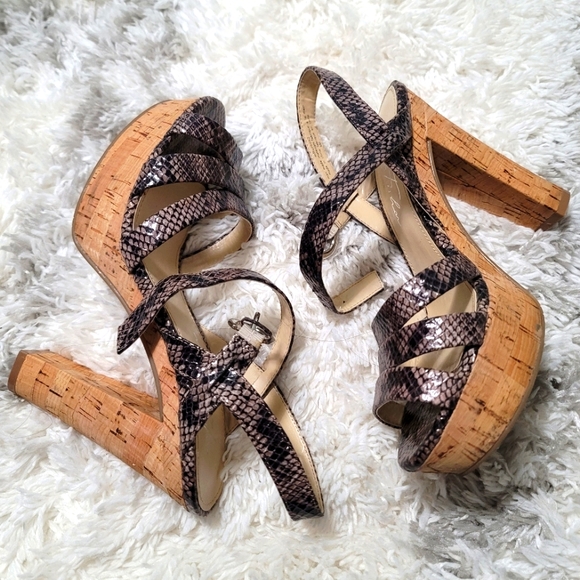 Marc Fisher Faux Snake Skin Cork Heels Size 6M - Picture 7 of 9